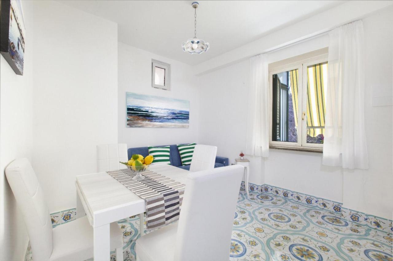 Millie Sorrento Suites ภายนอก รูปภาพ