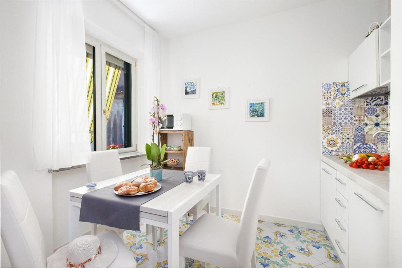 Millie Sorrento Suites ภายนอก รูปภาพ