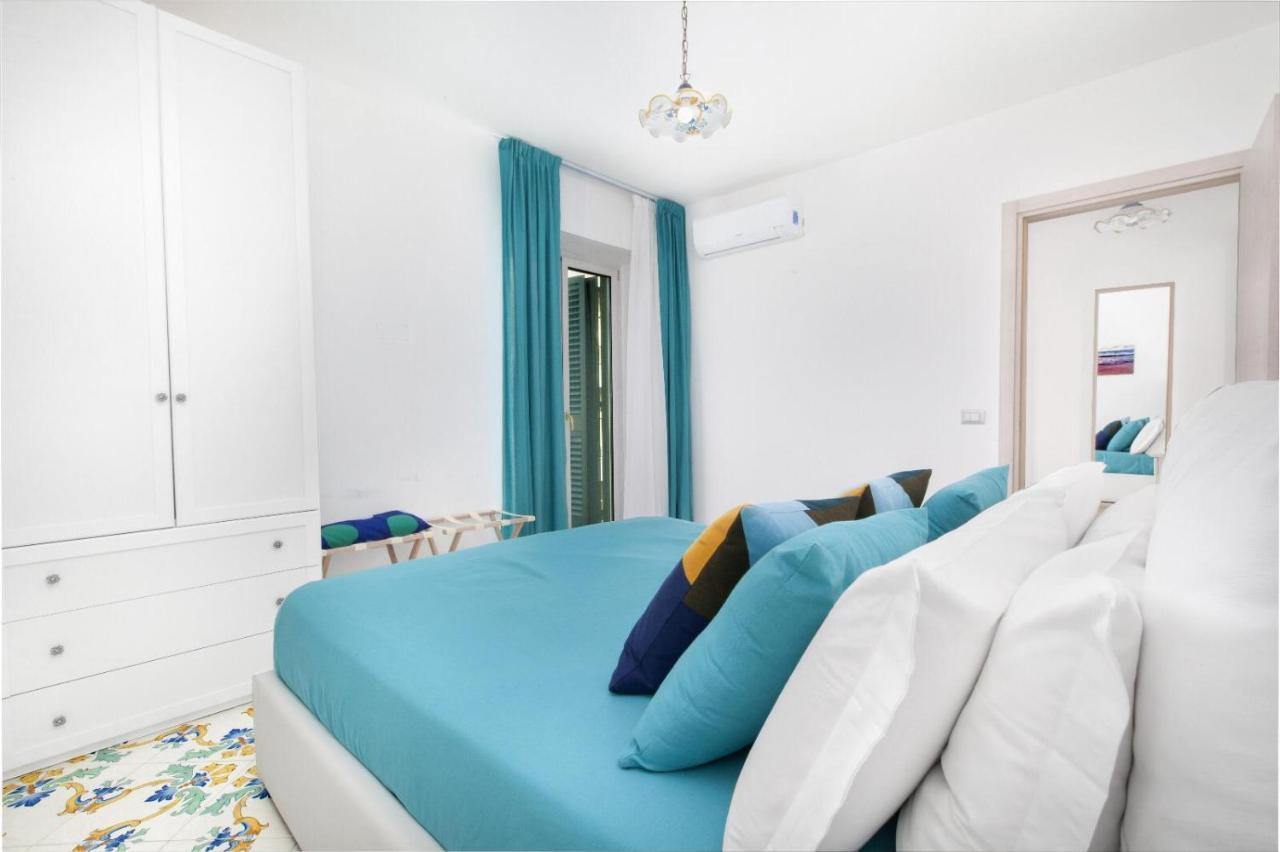 Millie Sorrento Suites ภายนอก รูปภาพ