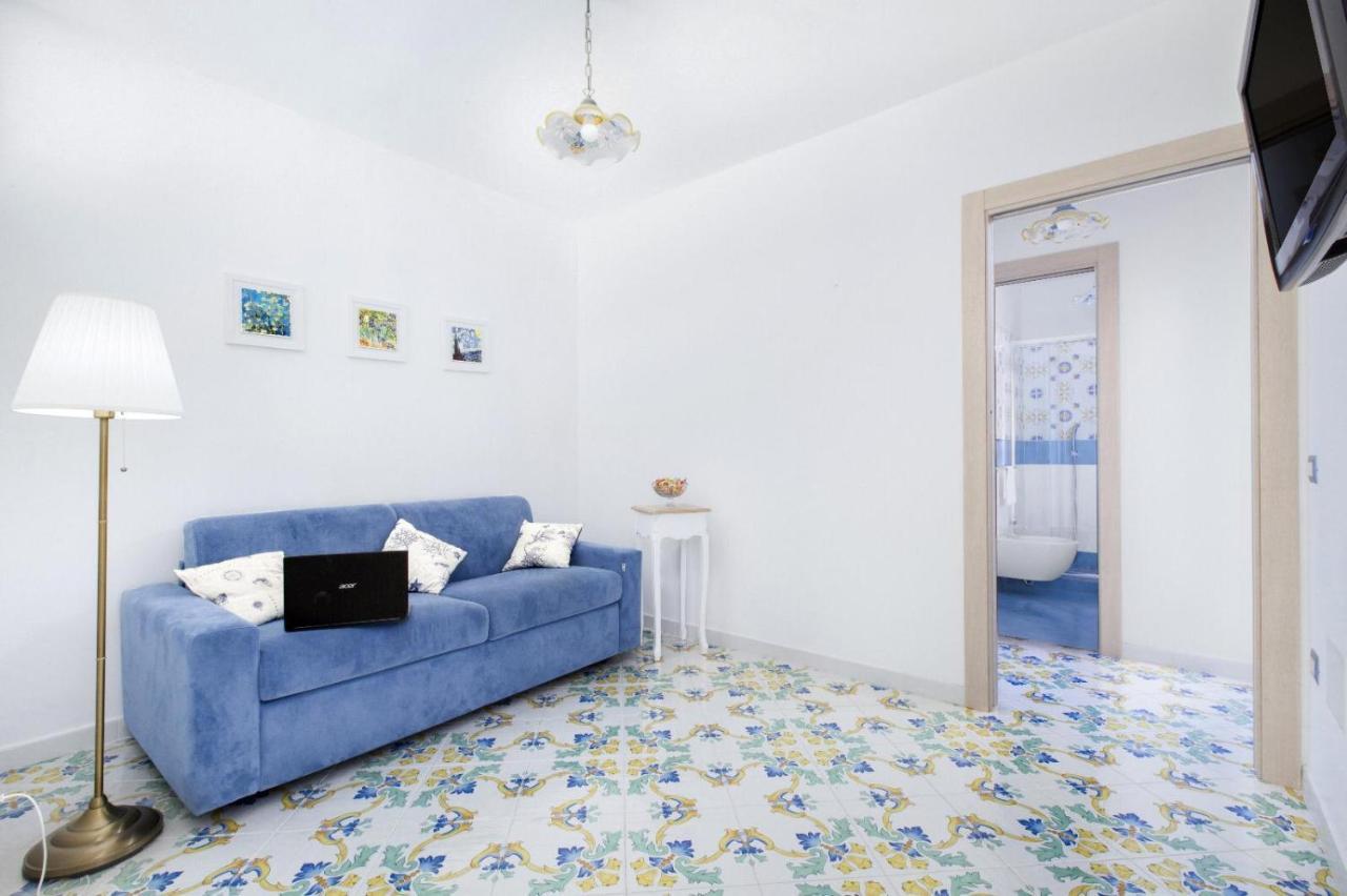 Millie Sorrento Suites ภายนอก รูปภาพ