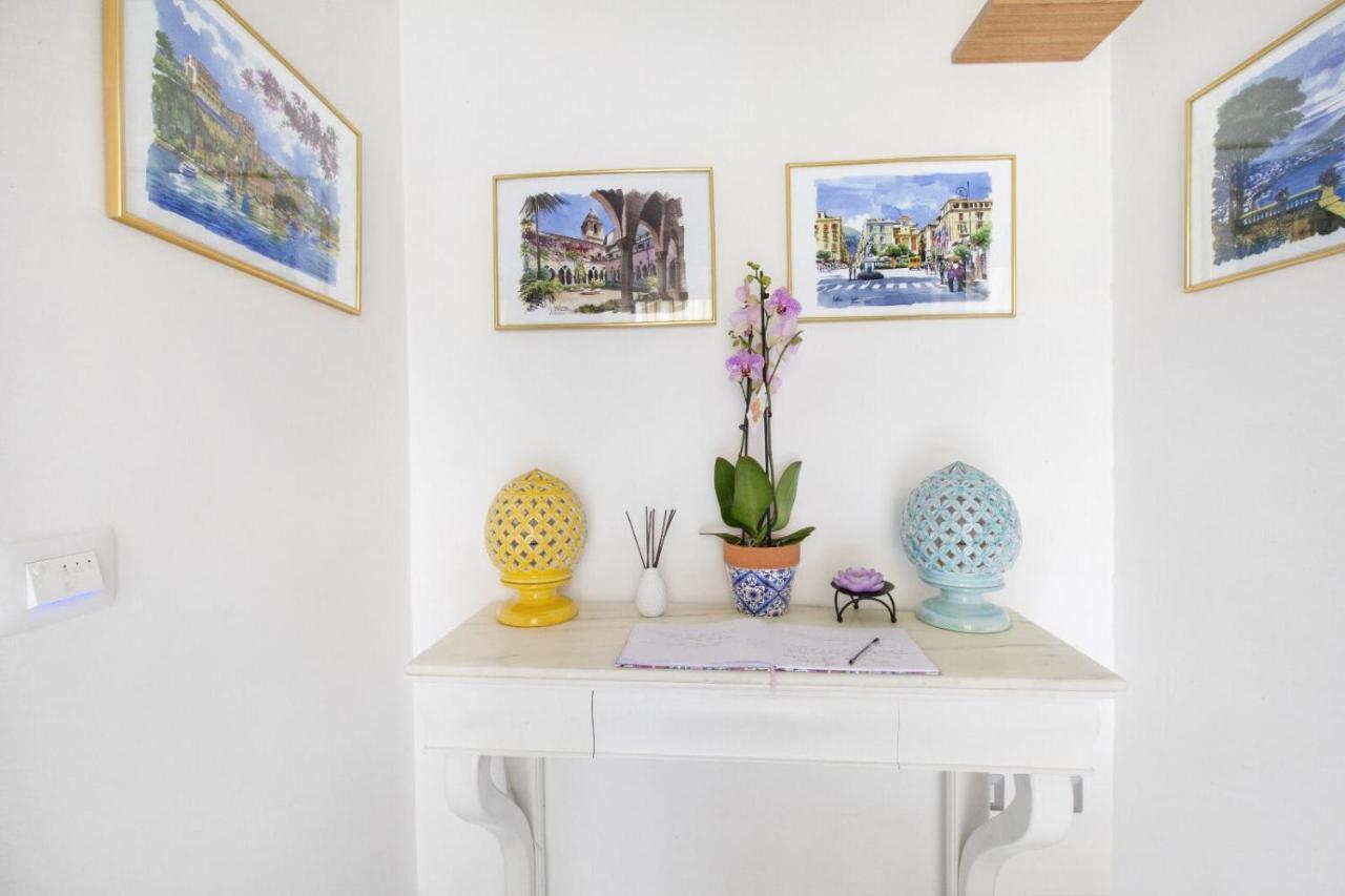 Millie Sorrento Suites ภายนอก รูปภาพ