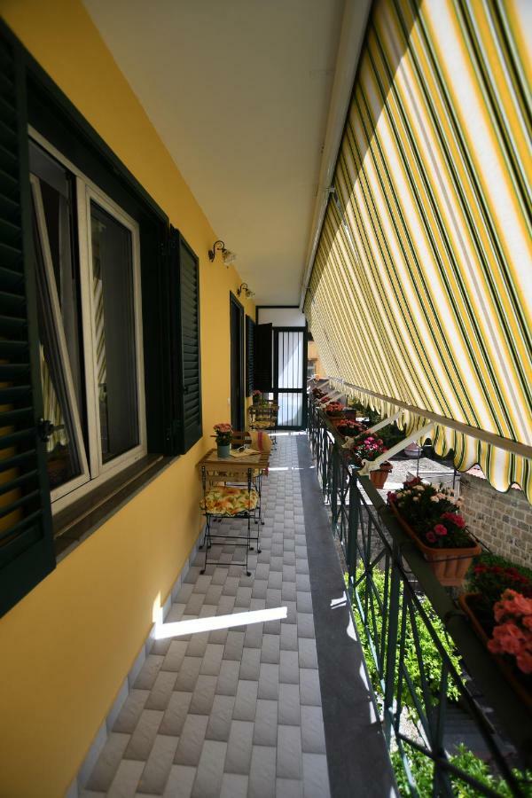 Millie Sorrento Suites ภายนอก รูปภาพ